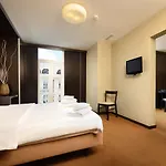 Hotel Expo Astoria 3*