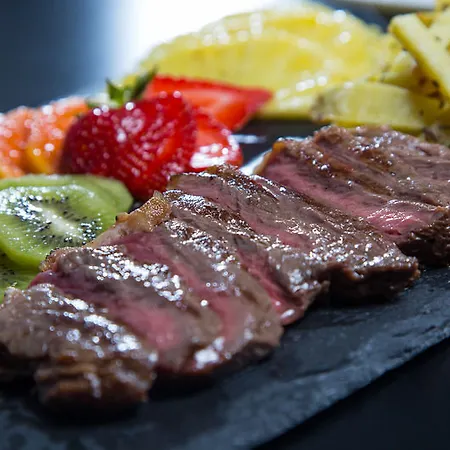 Expo Astoria מלון