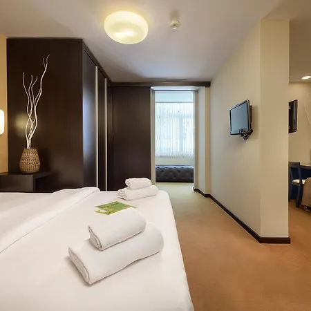 Expo Astoria Hotel 3*