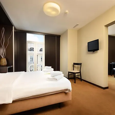 Hotel Expo Astoria 3*